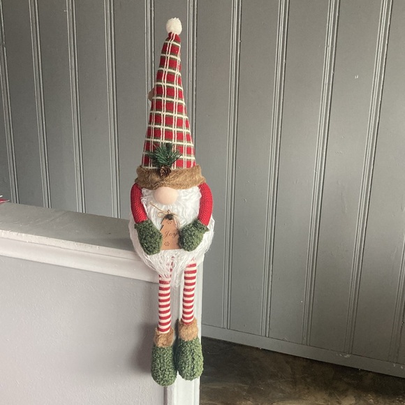 NWT-STUNNING- 31.5” Holiday Gnome Sitter Decor w/ a Wooden Joy Christmas Tree 🌲 - Picture 13 of 17